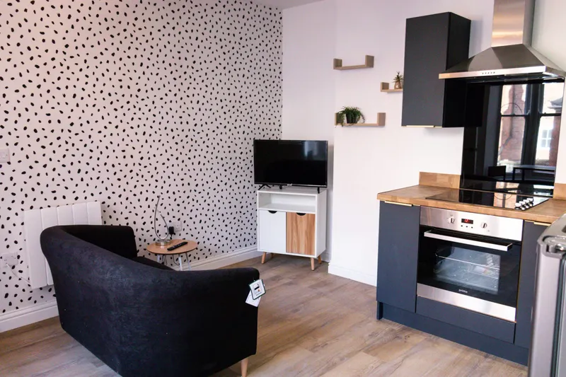 City Centre // 1 Bed Flat // Aug 2026 - Image 2